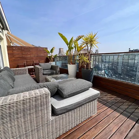 Magnificent Penthouse Apartment *